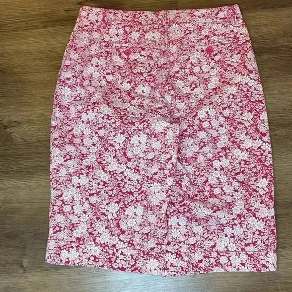 Bandolino Denim Ivette Sz 6 Floral Bermuda Shorts - Picture 2 of 8